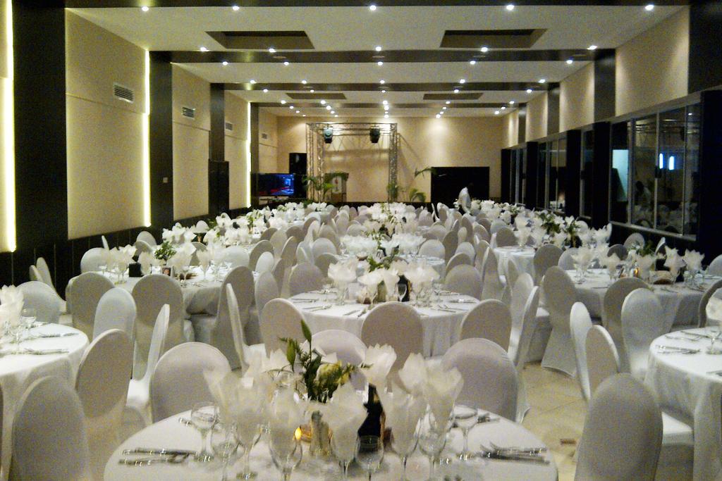 Hotel Royal Kinshasa Luaran gambar